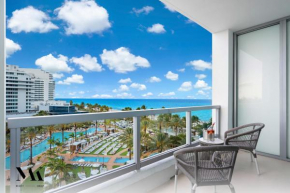 FontaineBleau Resort Balcony w Pool & Ocean View